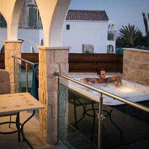 Deluxe Studio Outdoor Jacuzzi